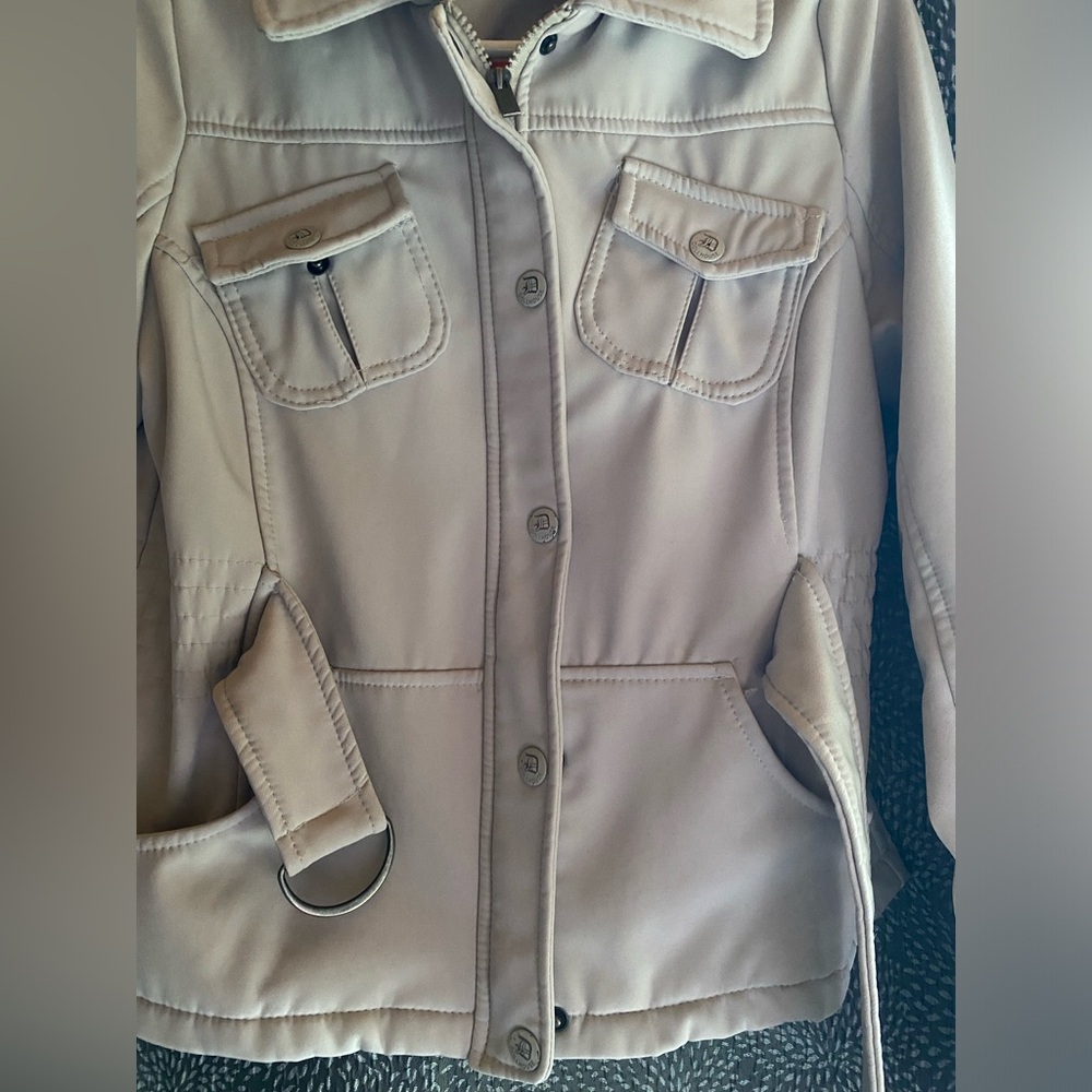 Jacket - Picture 8 of 9